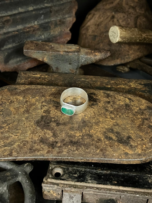 Lustrous Emerald Ring (AP's Shield)